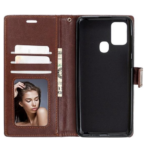 LuxeBass hoesje geschikt voor Samsung Galaxy M31 hoesje book case + 2 stuks Glas Screenprotector bruin