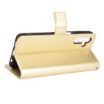 Hoesje geschikt voor Samsung Galaxy A13 5G - Boekhoesje - Goud - Portemonneehoesje