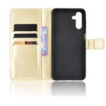 Hoesje geschikt voor Samsung Galaxy A13 5G - Boekhoesje - Goud - Portemonneehoesje