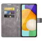Hoesje geschikt voor Samsung Galaxy A13 5G - Boekhoesje - Grijs - Portemonneehoesje