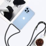 Hoesje geschikt voor Apple iPhone 13 Pro met koord - draagriem - nek - kettinghoesje - Antishock - Transparant